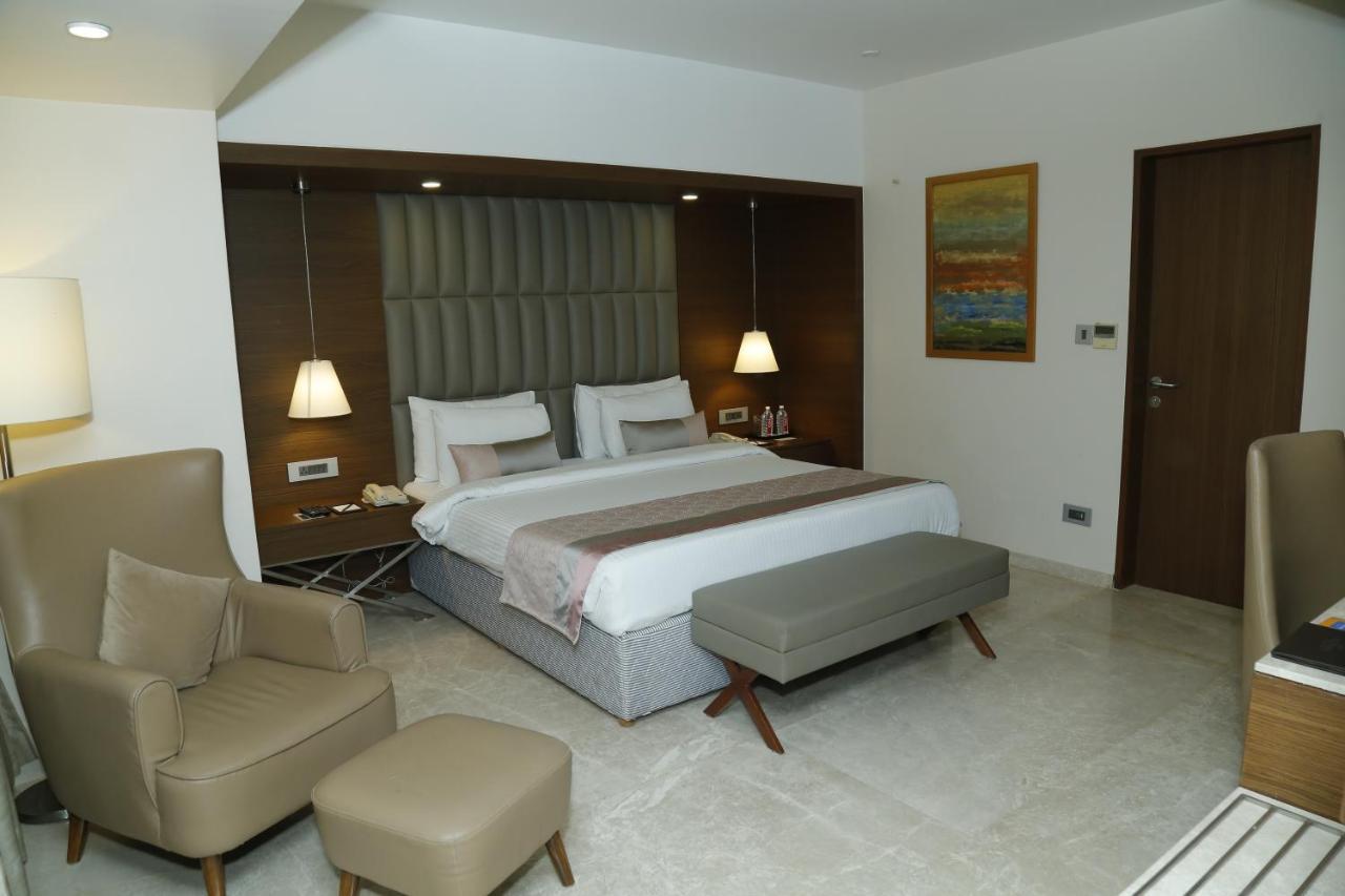 Sarovar Portico Rivera Αχμπανταμπάντ Εξωτερικό φωτογραφία