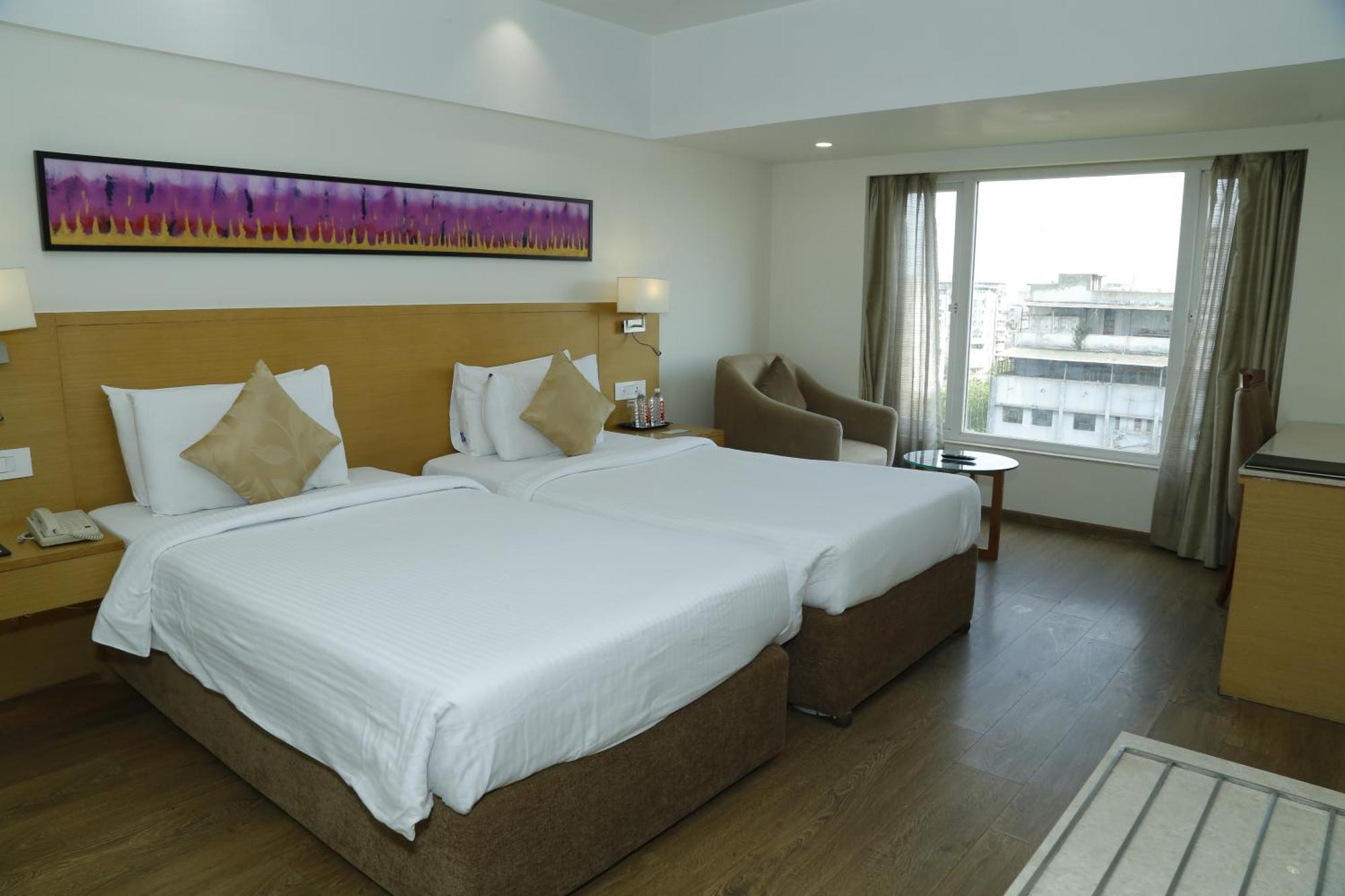 Sarovar Portico Rivera Αχμπανταμπάντ Εξωτερικό φωτογραφία