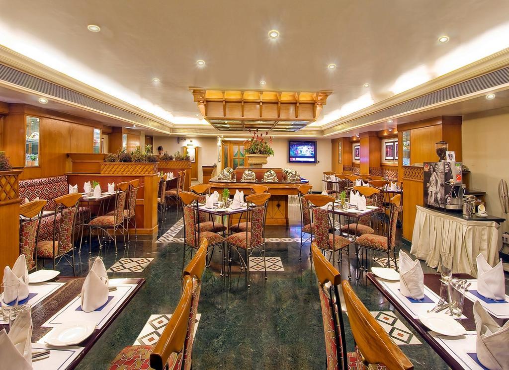 Sarovar Portico Rivera Αχμπανταμπάντ Εξωτερικό φωτογραφία