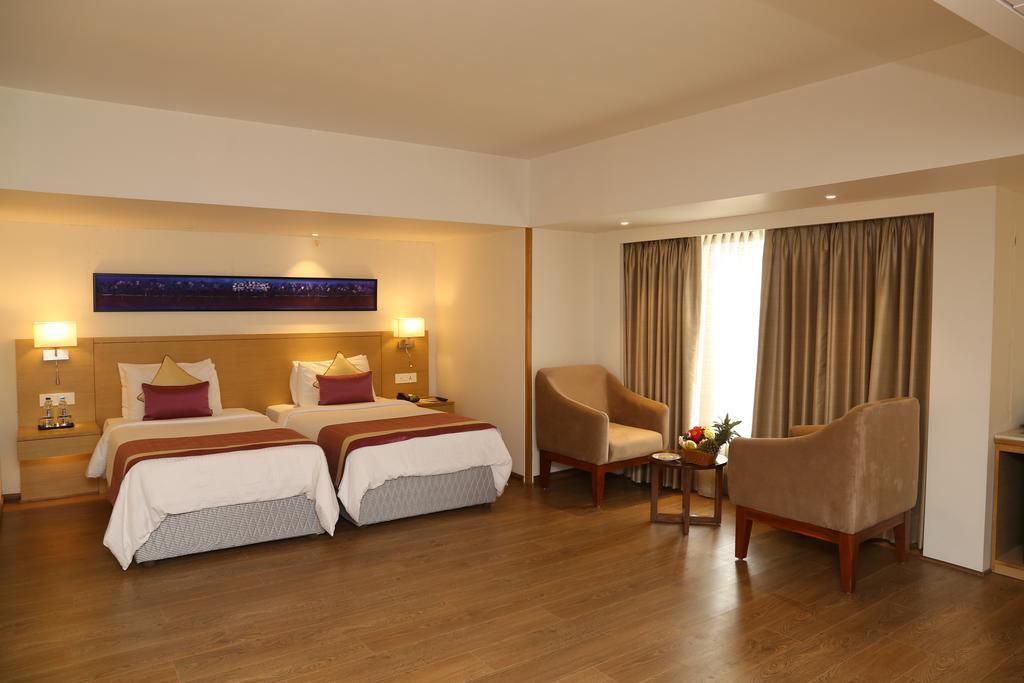 Sarovar Portico Rivera Αχμπανταμπάντ Εξωτερικό φωτογραφία