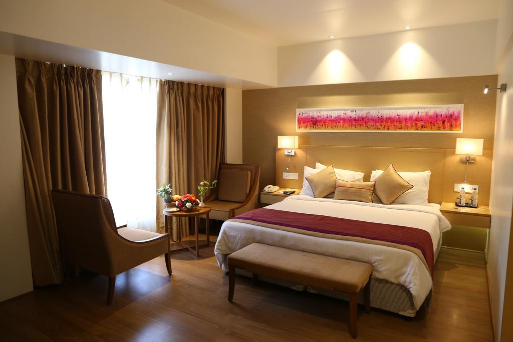 Sarovar Portico Rivera Αχμπανταμπάντ Εξωτερικό φωτογραφία