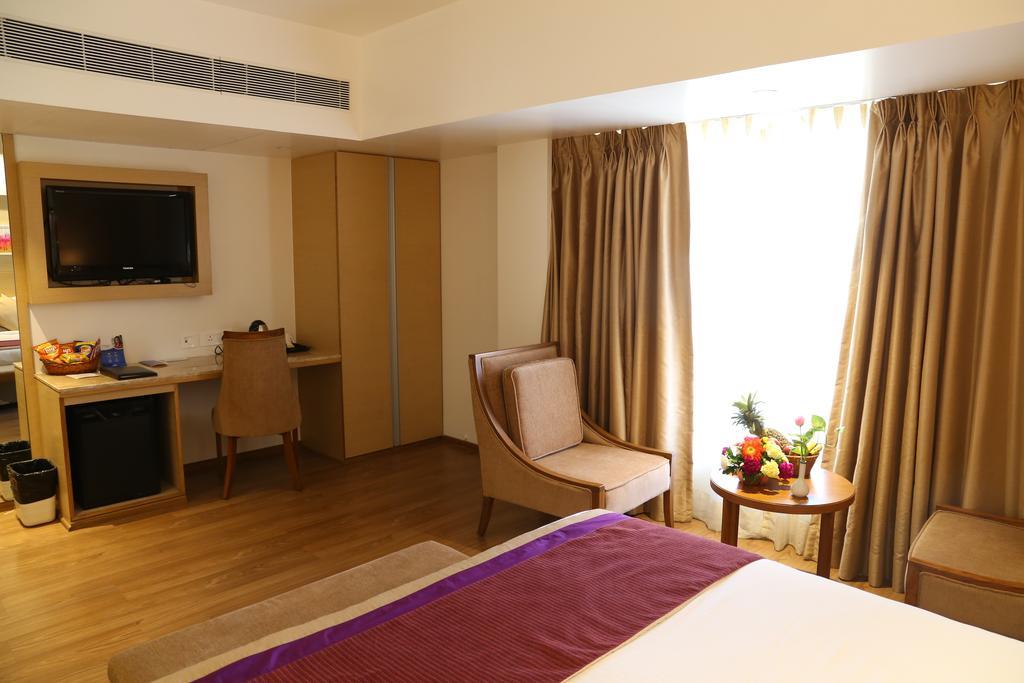 Sarovar Portico Rivera Αχμπανταμπάντ Εξωτερικό φωτογραφία