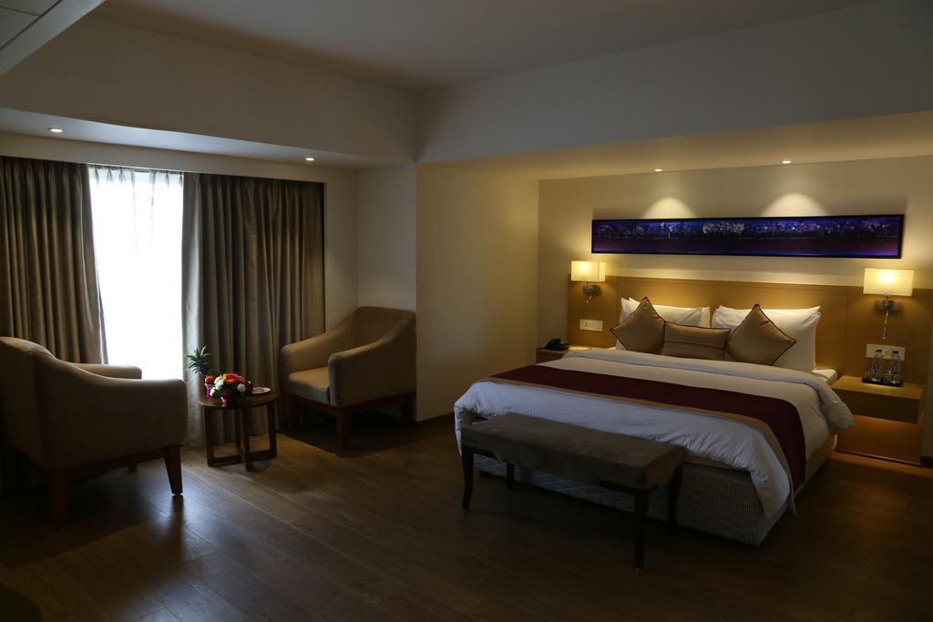 Sarovar Portico Rivera Αχμπανταμπάντ Εξωτερικό φωτογραφία
